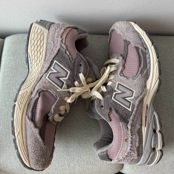 38.5 New Balance 2002R Protection Pack Lunar New Year Lilac - Picture 5 of 8